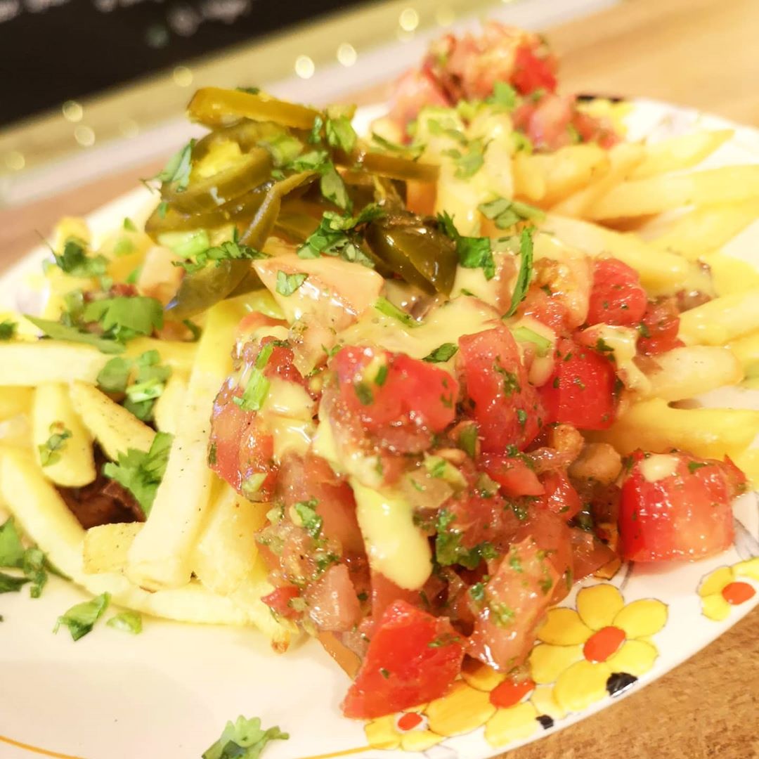 Chorizo-Loaded-Fries-with-Pico-de-Gallo-Salsa-and-Cheeze-Sauce